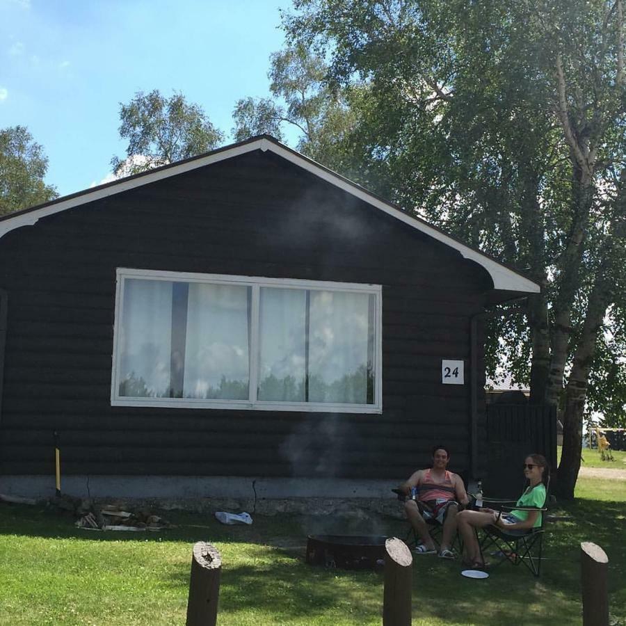 Kenosee Inn & Cabins Kenosee Park Exteriör bild